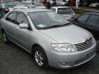 2004 Toyota Corolla Pictures