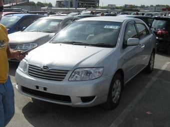 2004 Toyota Corolla Images
