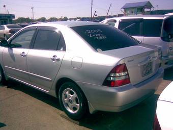 2004 Toyota Corolla Photos