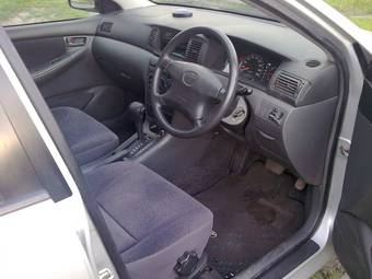 2004 Toyota Corolla Pictures