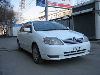 2004 Toyota Corolla Images