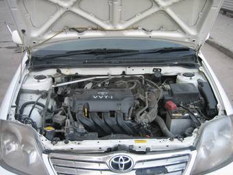 2004 Toyota Corolla Pictures