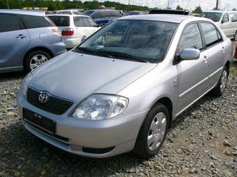2004 Toyota Corolla Pictures