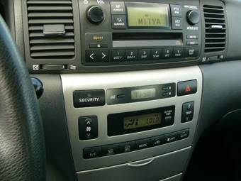 2004 Toyota Corolla Pictures