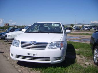 2004 Toyota Corolla Photos