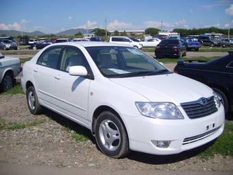 2004 Toyota Corolla Photos