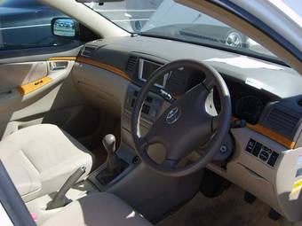 2004 Toyota Corolla Images