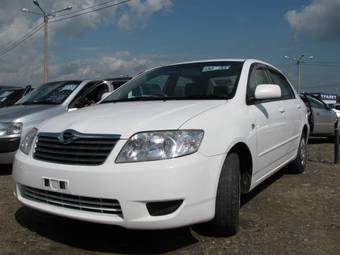 2004 Toyota Corolla Photos