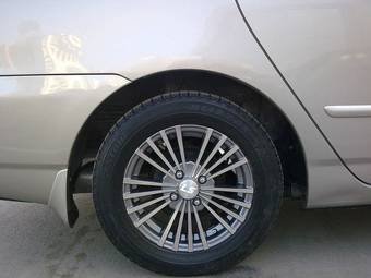 2004 Toyota Corolla Pictures