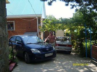 2004 Toyota Corolla Photos