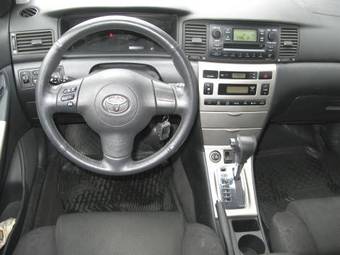 2004 Toyota Corolla Pictures