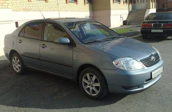 2004 Toyota Corolla Photos