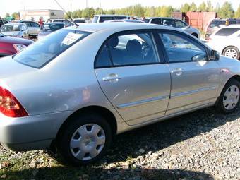 2004 Toyota Corolla Pictures