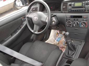 2005 Toyota Corolla Pictures