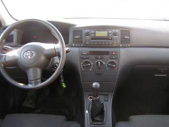 2005 Toyota Corolla Pictures