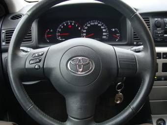 2005 Toyota Corolla Pics