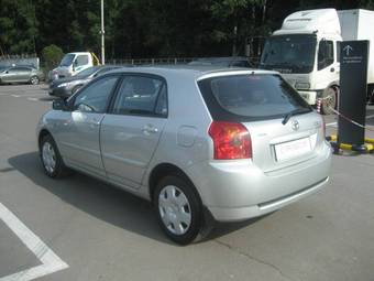 2005 Toyota Corolla Pictures