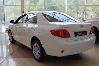 2010 Toyota Corolla Photos