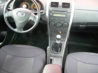 2010 Toyota Corolla Wallpapers