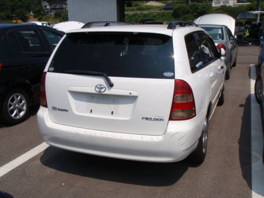 Toyota corolla fielder 2001
