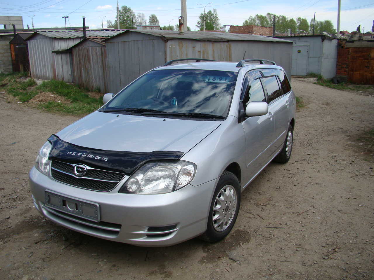 Toyota corolla fielder 2003