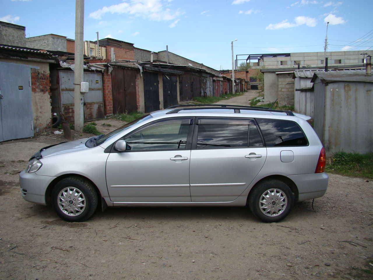 Toyota corolla fielder 2003