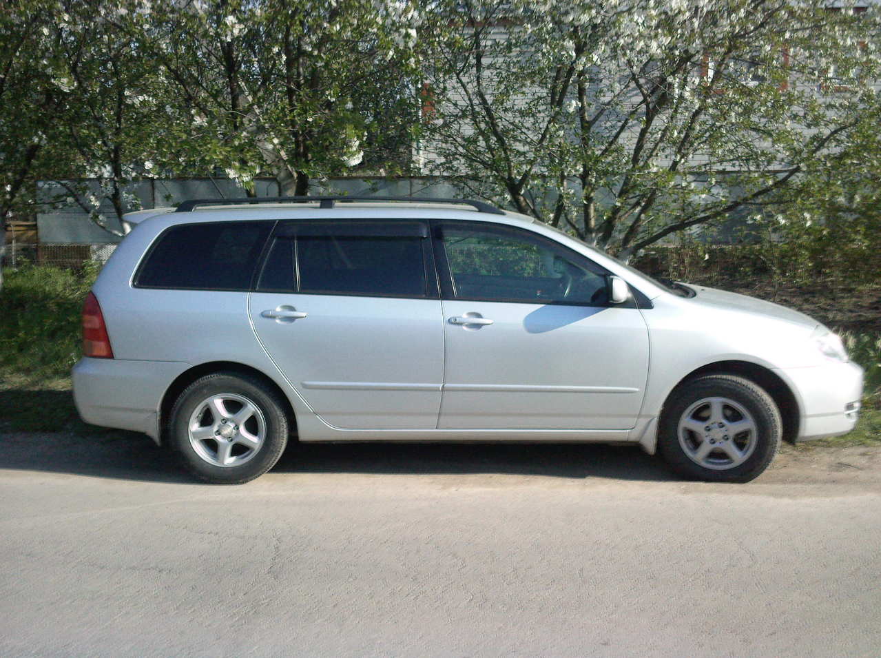 Toyota corolla fielder 2003