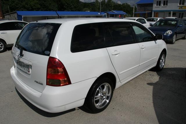 Toyota fielder 2003