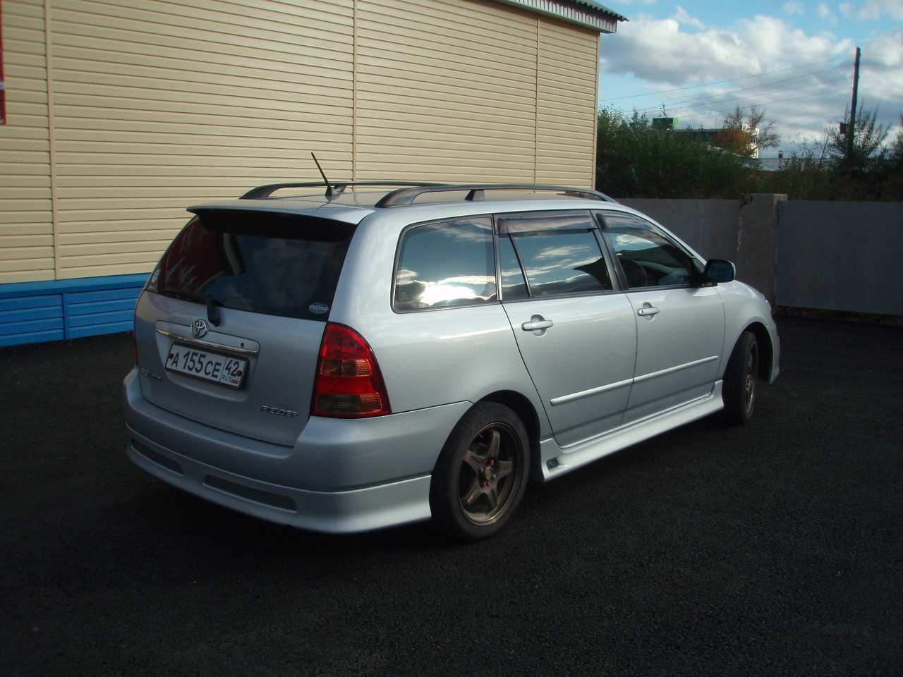 Toyota corolla fielder 2003