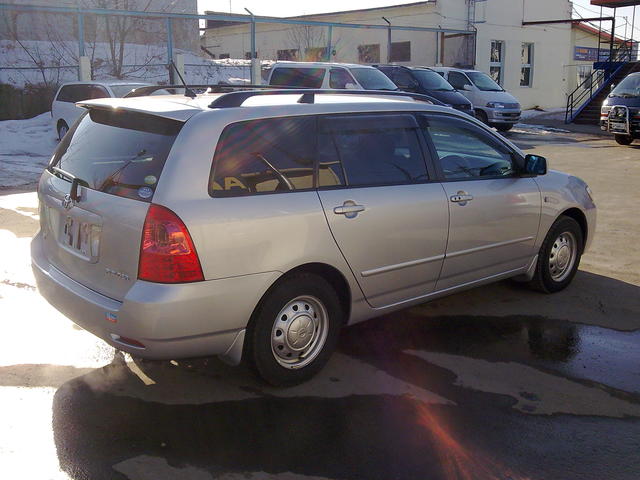 Toyota corolla fielder 2004