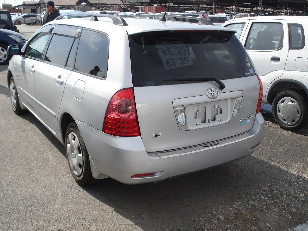 Toyota corolla fielder 2004