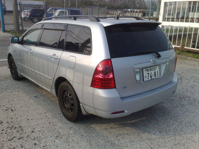 Toyota corolla fielder 2004