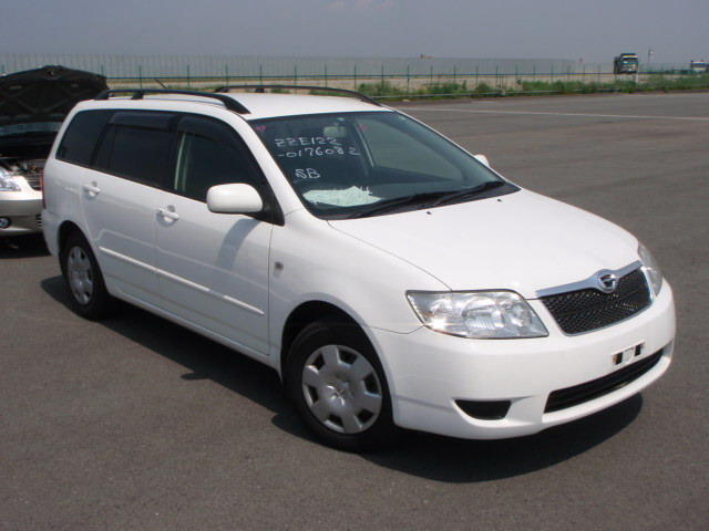 Toyota corolla fielder 2004