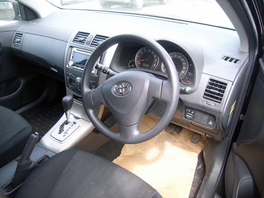 Toyota Fielder 2010 салон