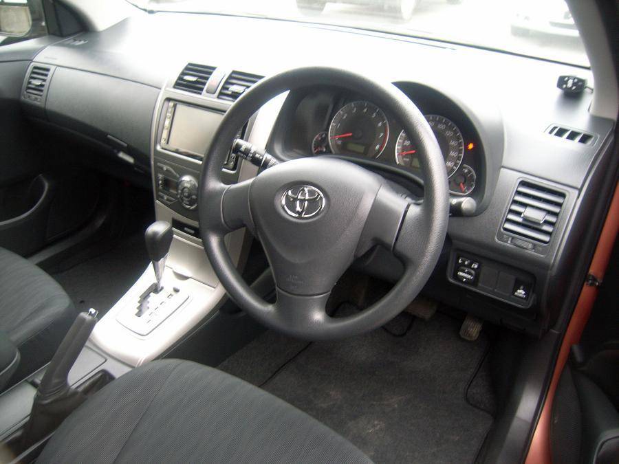 Toyota Fielder 2010 салон