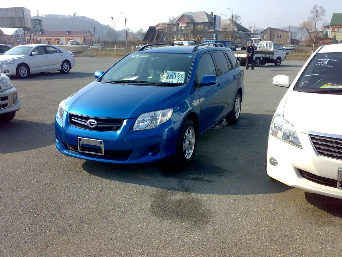 Toyota corolla fielder 2010