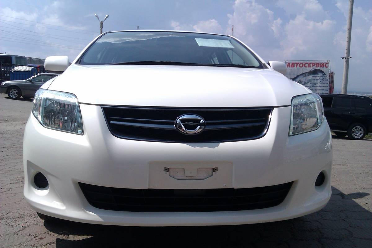 Toyota fielder 2010