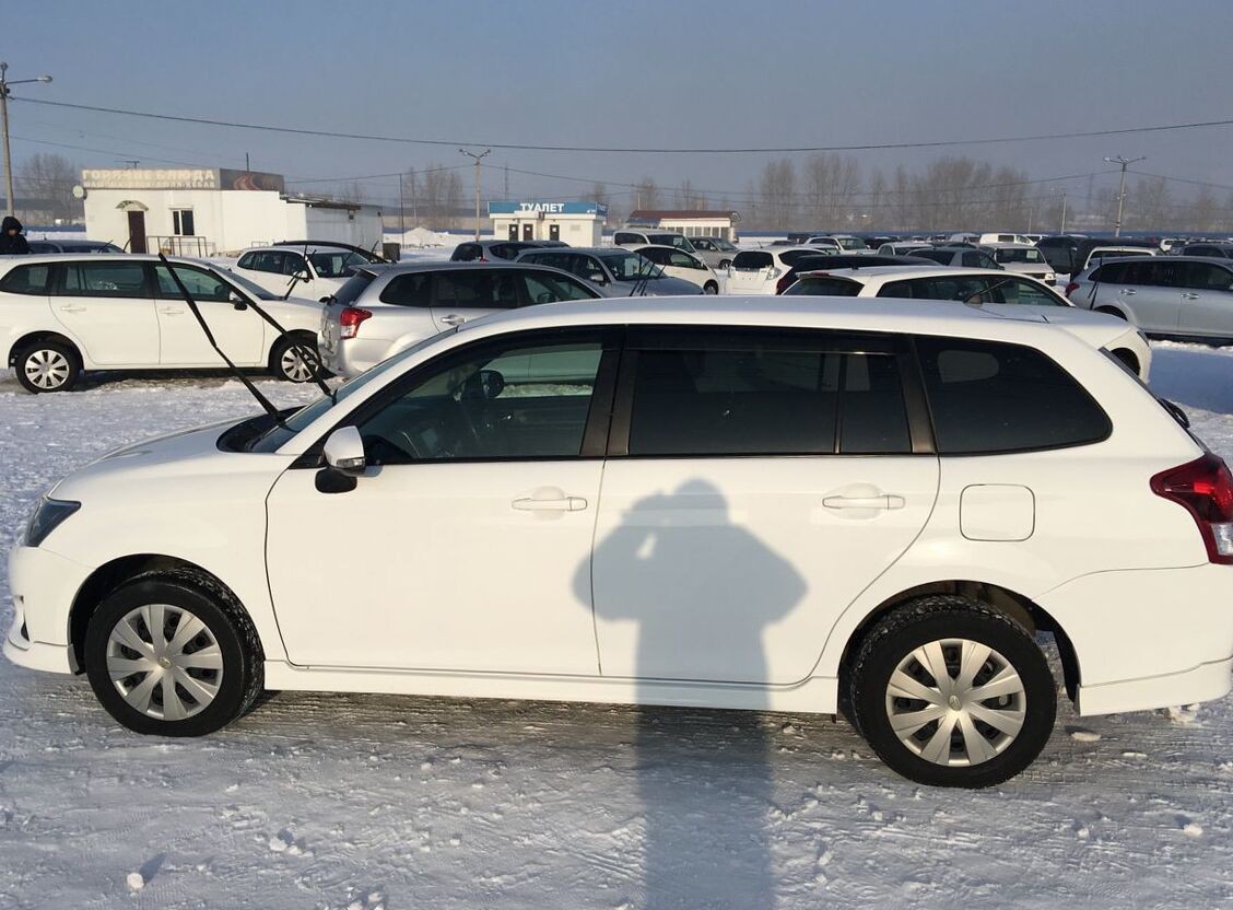 Toyota fielder 4wd