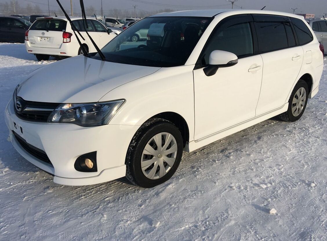 Toyota fielder 4wd