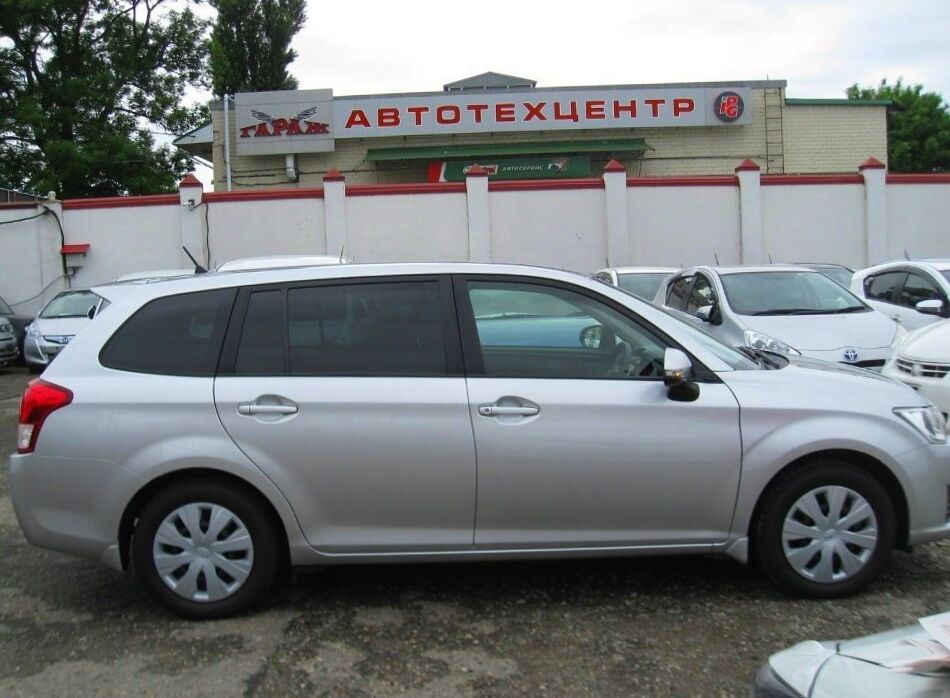 Toyota corolla fielder 2014