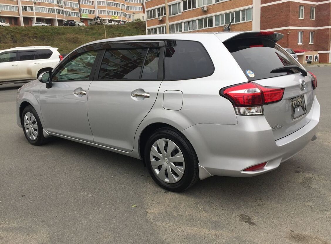 2016 Toyota Corolla Fielder III DBANRE161G 1.5 X (109 Hp) specs