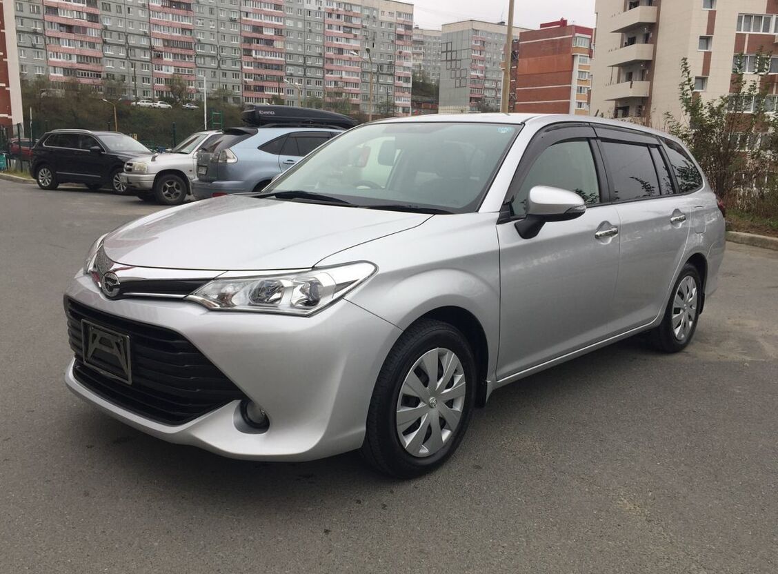 Toyota corolla fielder 2016