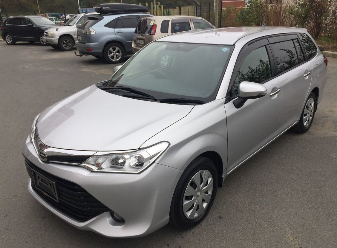 Toyota corolla fielder 2016