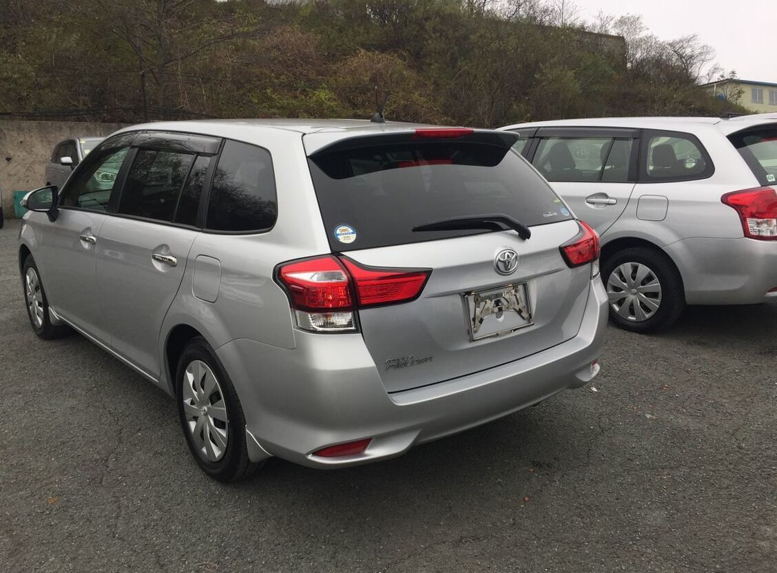 Toyota corolla fielder 2016