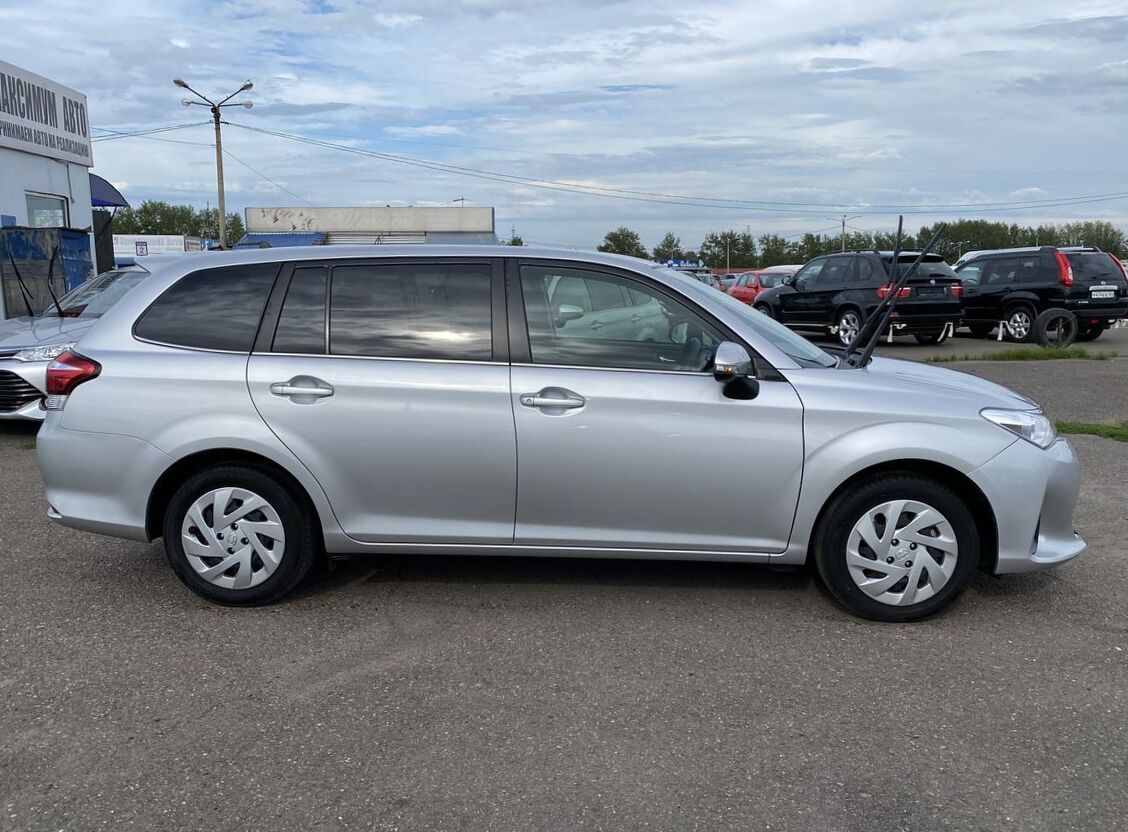 Toyota corolla fielder 2019
