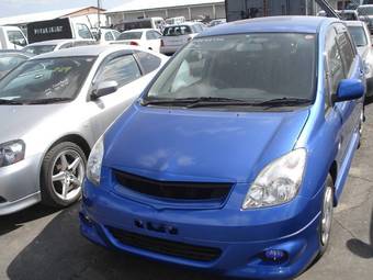 2002 Toyota Corolla Runx Pictures