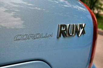 2002 Toyota Corolla Runx Images