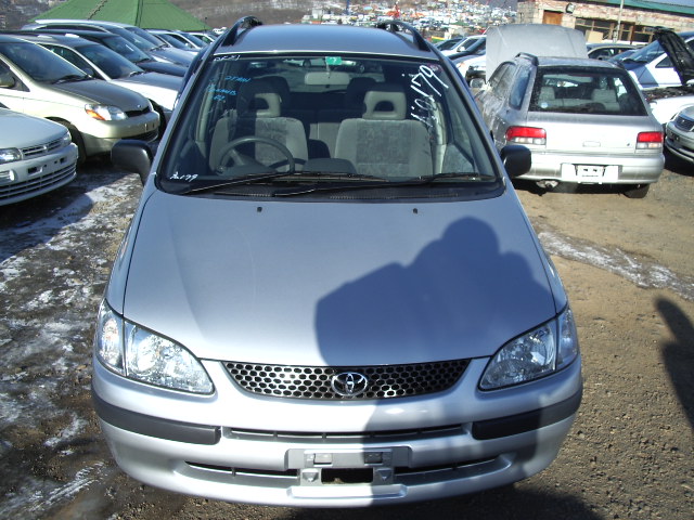 1998 Toyota Corolla Spacio Pictures