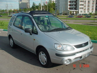 1998 Toyota Corolla Spacio Pictures