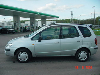1998 Toyota Corolla Spacio Pictures